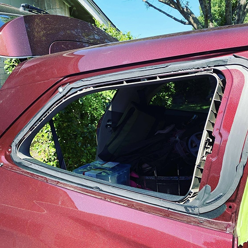 Car Window To Be Replaced by Auto Glass Repair Company Serving Riverview FL