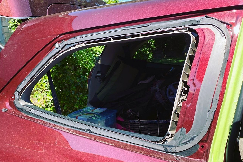 Car Without Side Mirror In Need of Riverview-based Auto Glass Company To Assess Damage